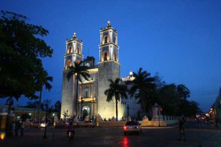Valladolid Eglise by night Mexique