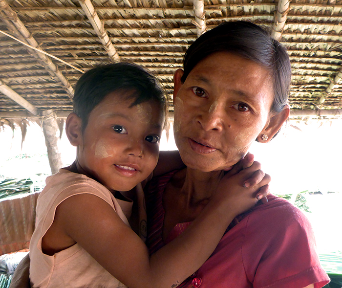 Enfants Visages Birmans Bilu Gyun