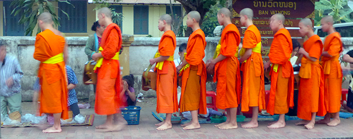 Offrandes aux moines Luang Prabang